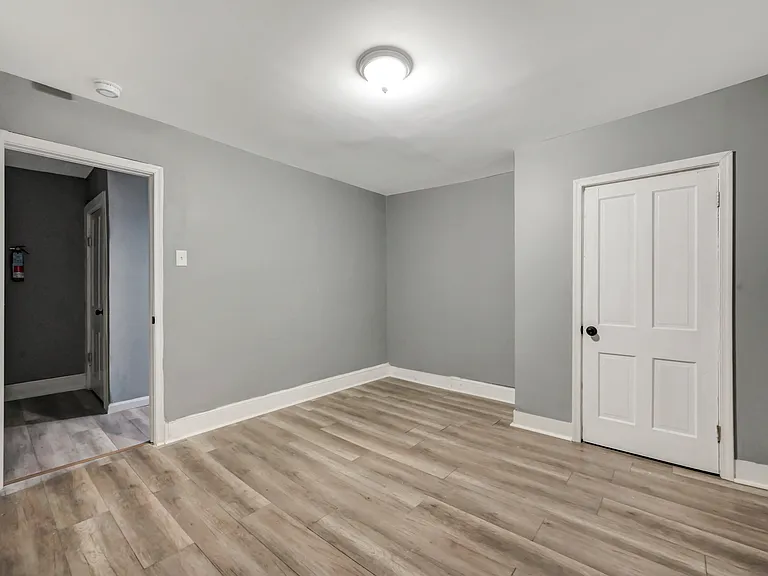 128 E Broad St #B — Photo 19