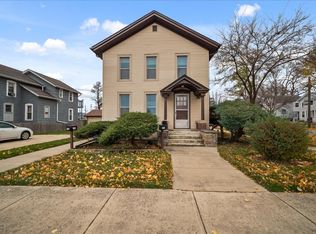 224 Spruce St, Aurora, IL 60506