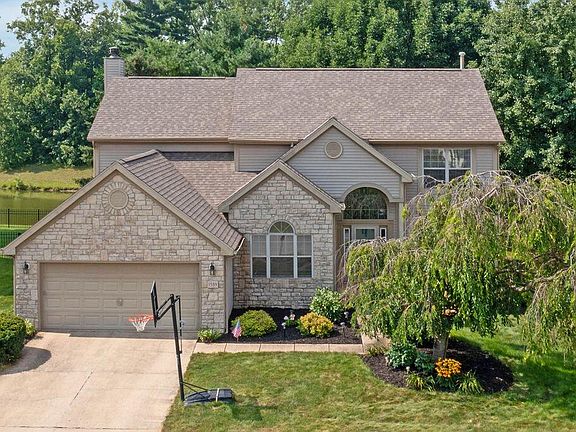 3rd image of 1589 Westwood Dr