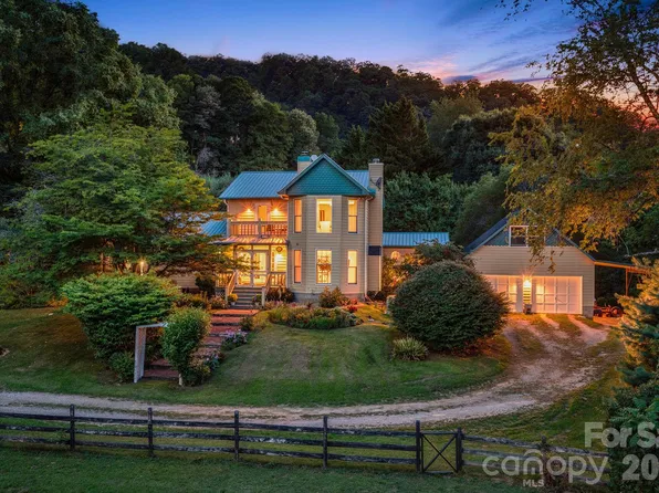 200 Black Hawk Trl, Waynesville, NC 28785
