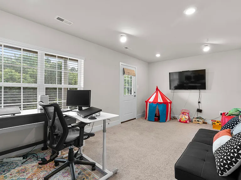 8017 Potter Pl — Photo 37