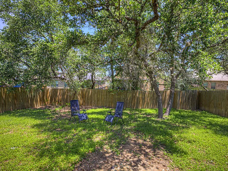 216 Mary Max Cir — Photo 22