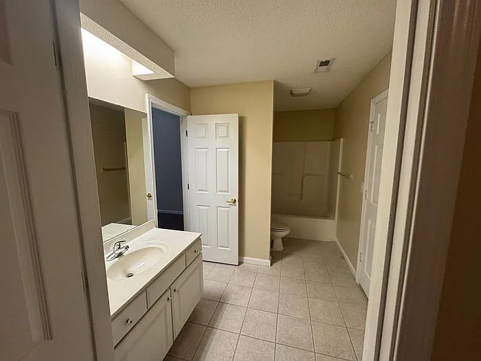 11240 Centway Park Dr — Photo 6