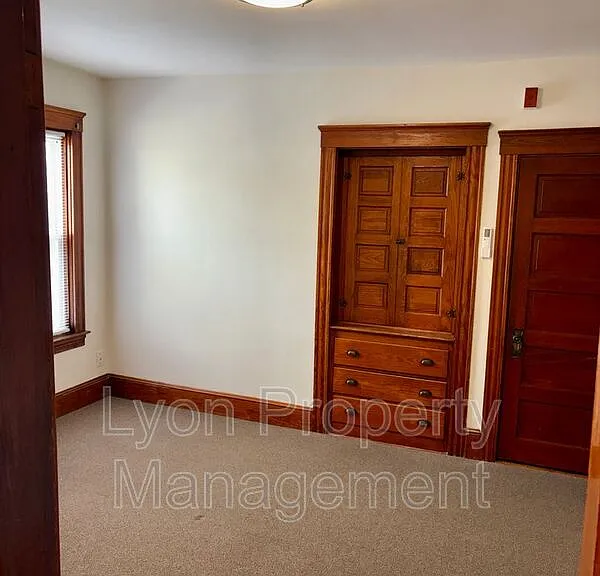 676 Grove St #2F — Photo 8