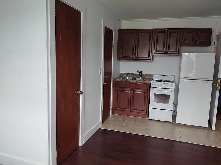 31 Wing Ave #C3 — Photo 1