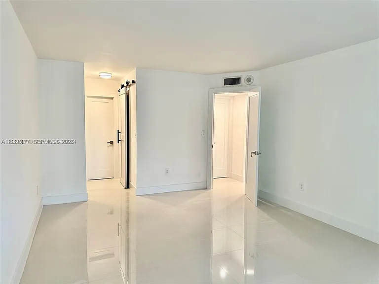 2851 NE 183rd St #109E — Photo 10