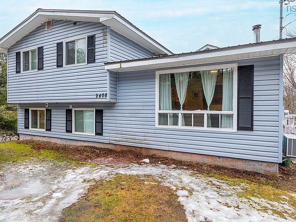 2nd image of 2408 Wyvern Rd
