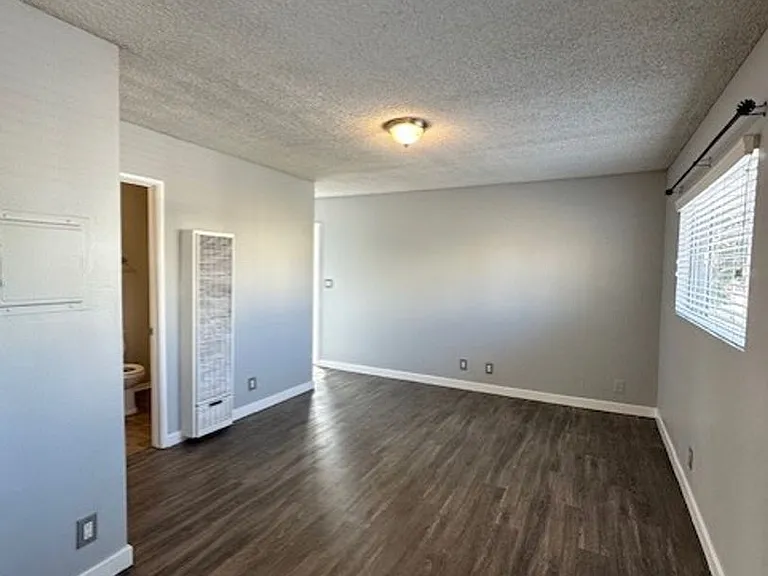 Newly Remodeled Beautiful 1 Bedroom/ 1 Bathroom Apartment! With Parking! — Photo 17