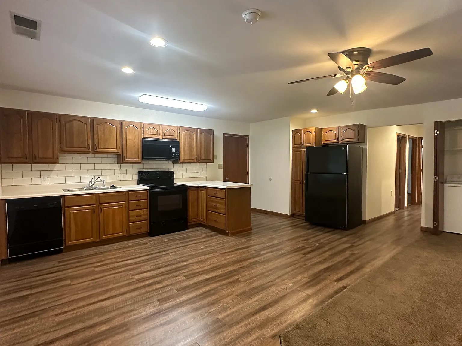 3 bed, 1092 sqft, $1,250 — Photo 2