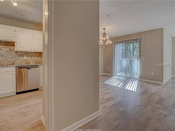 3rd image of 80 Paddle Boat Ln APT 1006