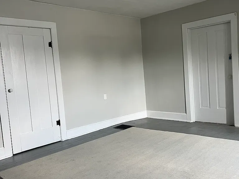 141 S Main St — Photo 9