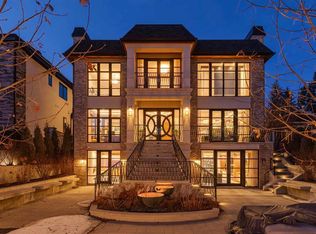 1118 S Premier Way SW, Calgary, AB T2T1L6