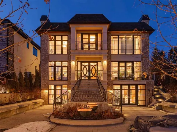 1118 S Premier Way SW, Calgary, AB T2T 1L6