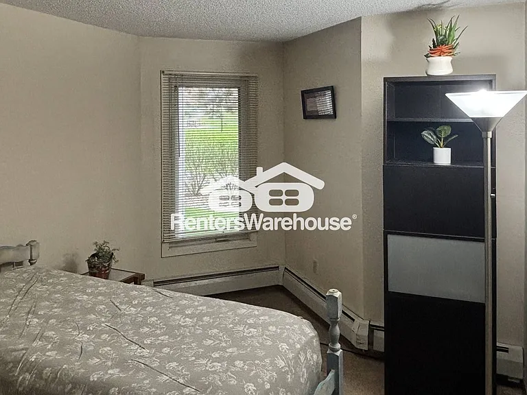 1700 Four Oaks Rd #124 — Photo 15
