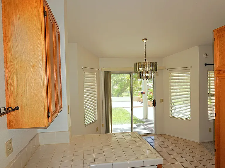 1366 Fairway Oaks Ave — Photo 7