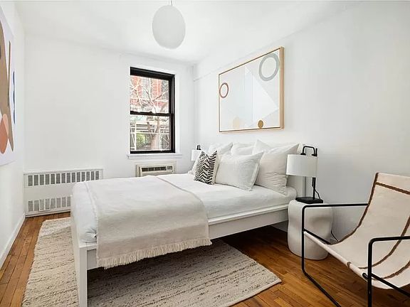 4th image of 42 W 13th St APT 2E