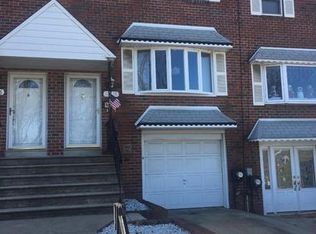 10028 Hegerman St, Philadelphia, PA 19114