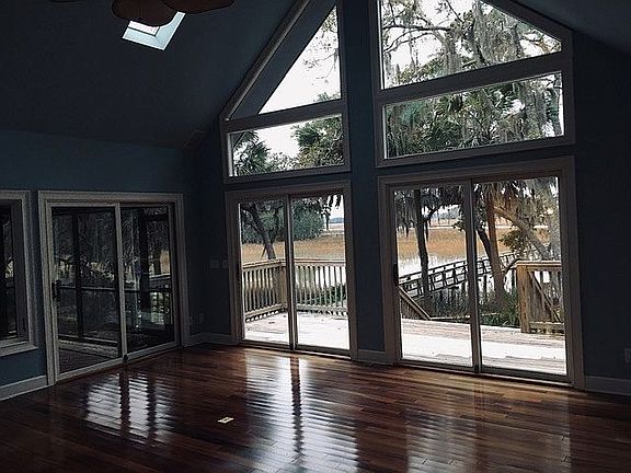 River Room view to Water