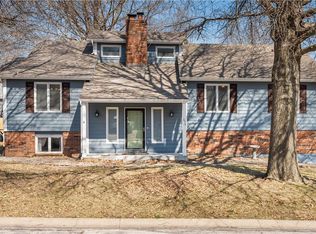 275 NW Beau Dr, Blue Springs, MO 64014