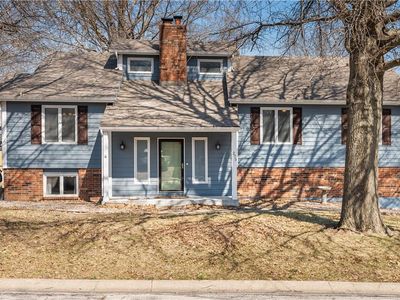 275 NW Beau Dr, Blue Springs, MO, 64014