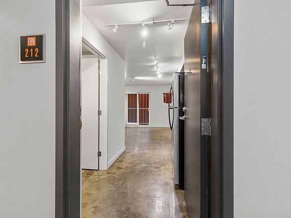 3rd image of 317 NW 41st St APT 212