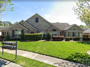 721 Ledgestone Ct, Tega Cay, SC 29708