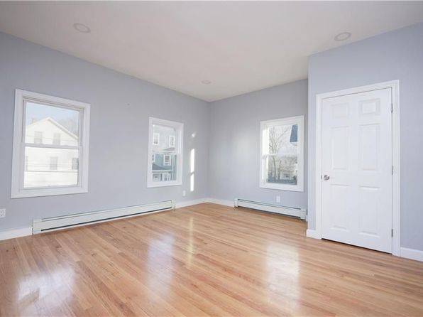 74 Hawes St Floor 2