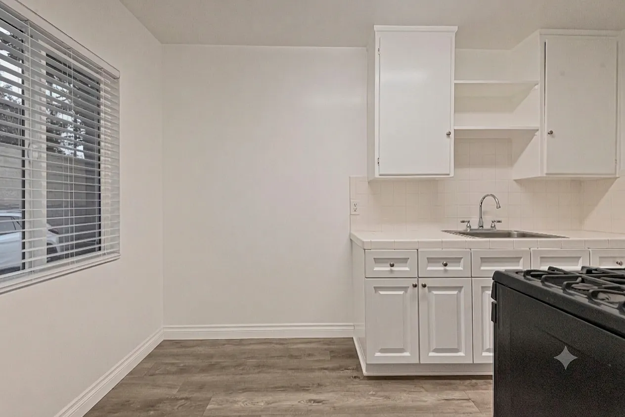 Studio, 350 sqft, $1,695 — Photo 4