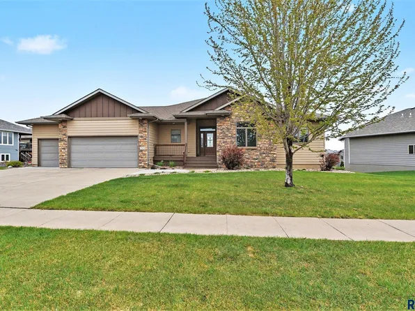 7104 E Sierra Trl, Sioux Falls, SD 57110