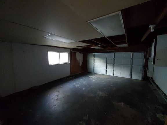 3rd image of 40307 Central Ave