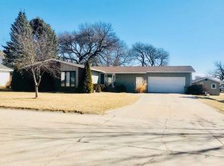 2317 16th Ave, Central City, NE 68826
