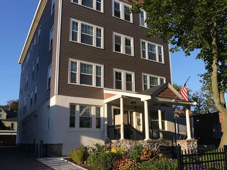 113 Elm St — Photo 1