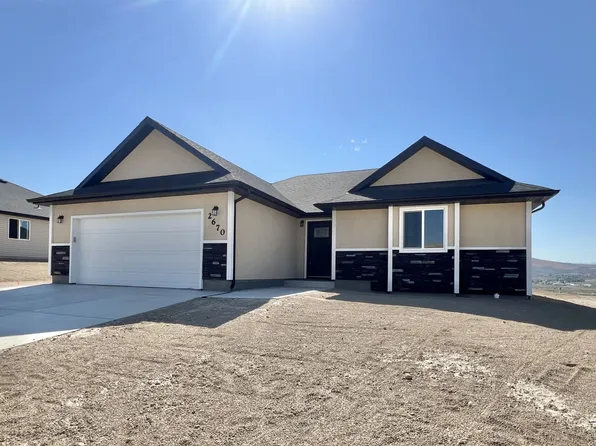 565 Blackstone Dr, Spring Creek, NV 89815