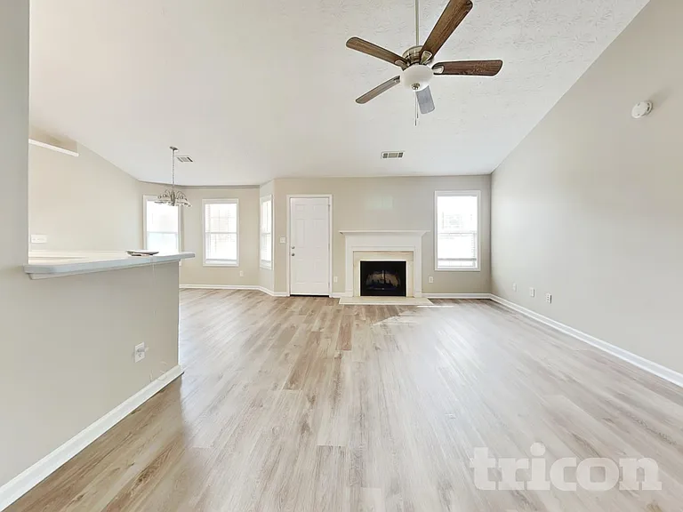 1279 Wentworth Cove Ct — Photo 2