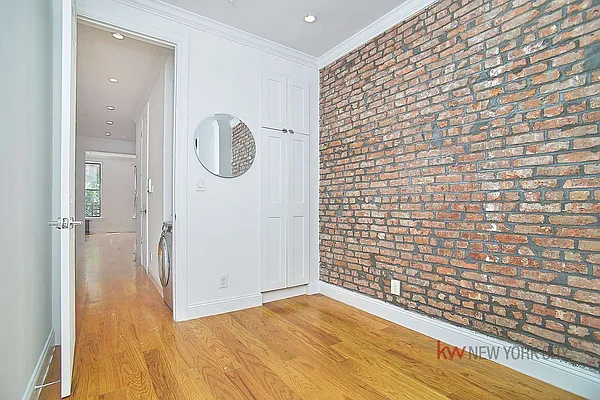 Rented by Keller Williams NYC | media 20
