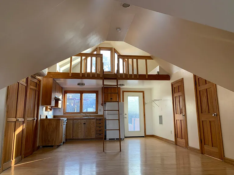 692 N Wall St #B — Photo 19
