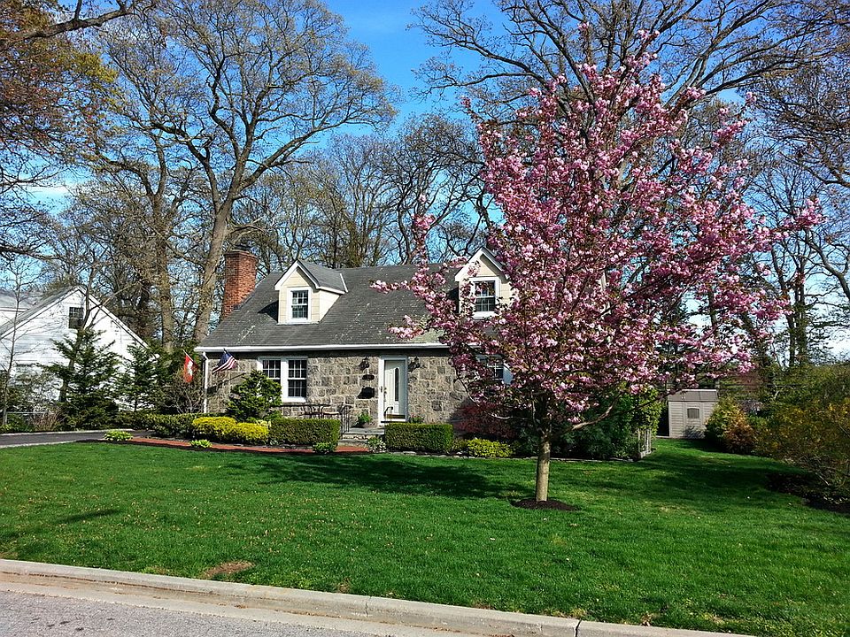 1st image of 39 Plymouth Dr S