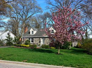39 Plymouth Dr S, Glen Head, NY 11545