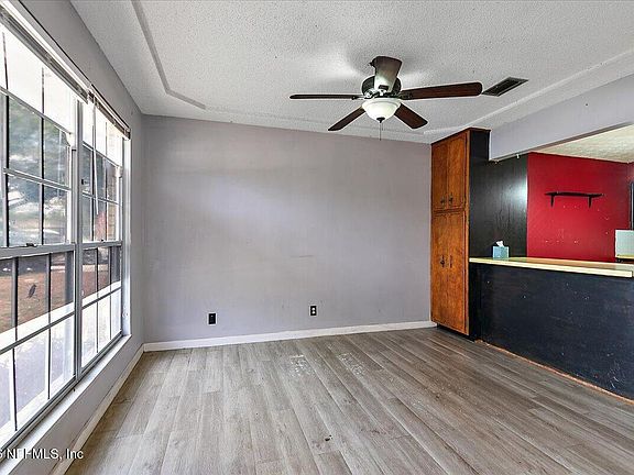 4th image of 2415 WASHINGTON Street