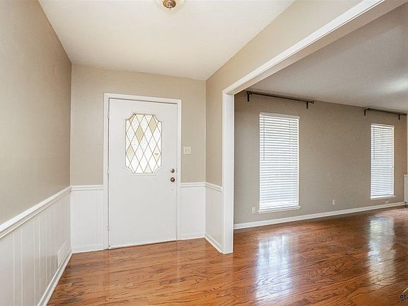 4th image of 813 Meadow Creek Dr