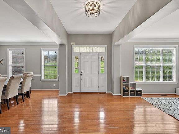 2nd image of 401 Bobs Ln