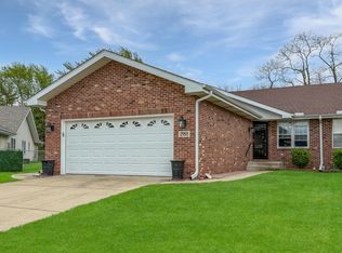 2955 Freedom Cir, Crown Point, IN 46307