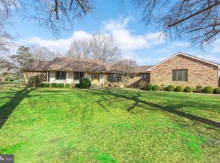 535 Sun Haven Dr, Clayton, NJ 08312