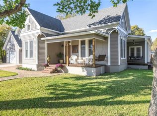 104 W Metcalfe St, Hutto, TX 78634