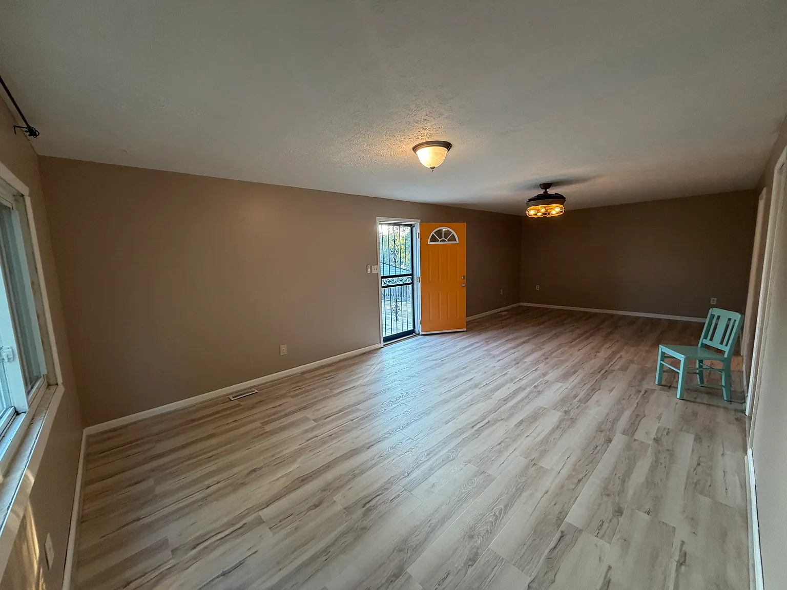 2 bed, 1650 sqft, $1,550 — Photo 2
