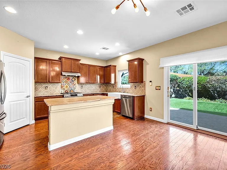 6049 Paddleboat St — Photo 16