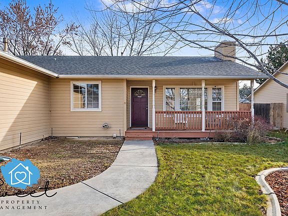 2nd image of 2074 N Siesta Ave