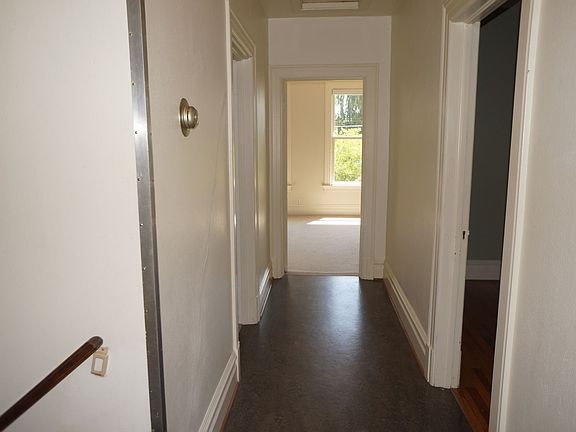 4th image of 4211 & 4215 SE Alder St #4215