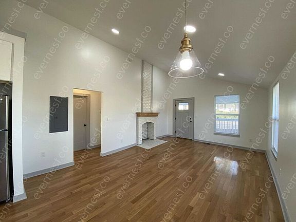 3rd image of 1700 S Kelly St