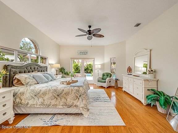 3rd image of 370 Normandy Dr